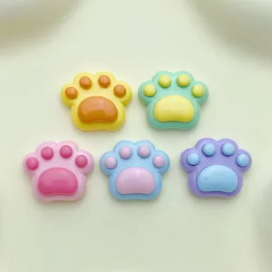 Harz Katzenpfote Charms Set, bunte niedliche Cabochons fuer DIY Handyhuellen Detail.