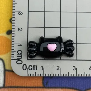 Cabochon en résine chat noir avec cœur rose mignon accessoire coque téléphone épingle 3cm