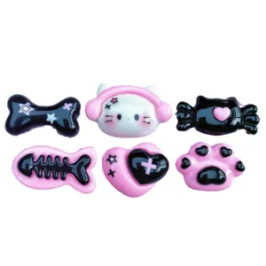 Ensemble de breloques chat en résine noir et rose, accessoires mignons pour coque de téléphone.