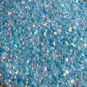 Breloques en résine bleue perles et paillettes pour stylos de perles et loisirs.