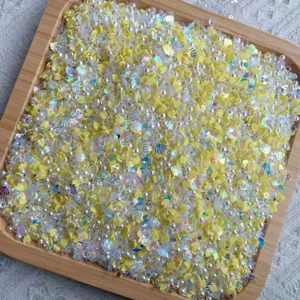 Perles de pâte polymère cœur mélangées paillettes charges pour loisirs créatifs et stylos.