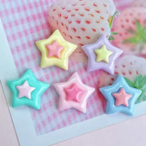 Détail de cabochons étoile en résine, charms étoile double couche colorés pour bricolage étui tel.