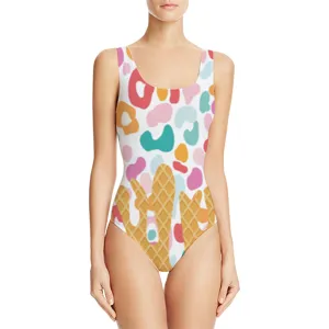 Costume da bagno intero da donna con forme astratte colorate e motivo a cono cialda.