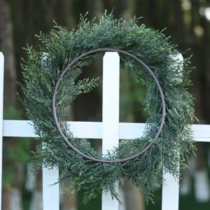 Ghirlanda di cedro artificiale verde in PE anello semplice per decorazione di porta
