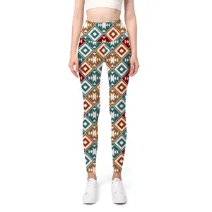 Detaillierte Ansicht der High-Waist Yoga-Leggings für Damen mit Tribal-Mustern