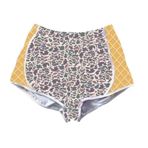 Women's high-waisted sports shorts with camouflage and waffle pattern print