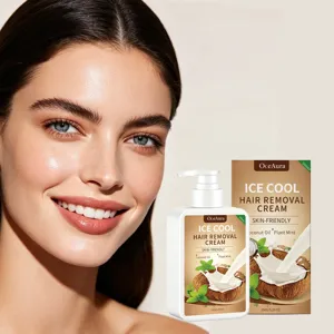 Vista detallada del envase de crema depilatoria OceAura ice cool con modelo femenina.