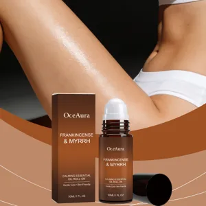 Detailansicht von OceAura Weihrauch & Myrrhe ätherisches Öl Roll-on für die Haut