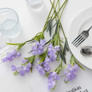 Faux muguet violet artificiel pour décoration de maison arrangement floral de style naturel.