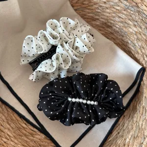 Koreanische Stoff Polka Dot Gefaltete Bananen-Clip Süße Künstliche Perlen Kontrastfarbe Haarklammer Vertikale Haarkralle Haarschmuck Für Damen