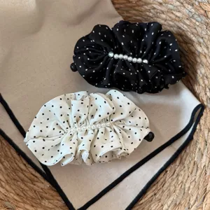 Koreanischer Stoff Polka Dot plissierte Bananenklammer mit Perlen süße Damen Haarspange.