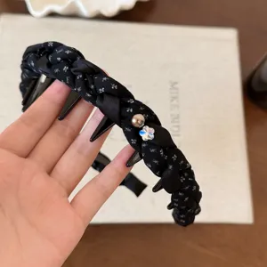 Diadema trenzada negra con dientes y flor de cristal, aro para el pelo antideslizante de mujer.