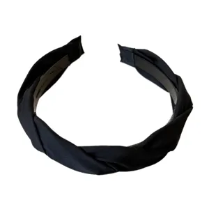 Eleganter schwarzer gedrehter Haarreif für Damen, stylischer Stoff-Haarreifen mit Zähnen.