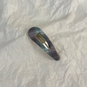 Detailed close-up shot of the vintage plaid fabric snap hair clip, stylish hair barrette for bangs.