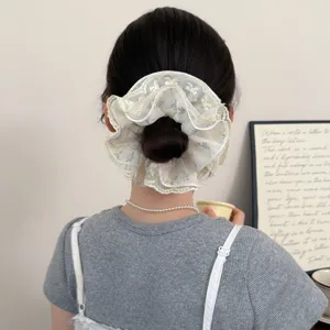 Dulce coletero de encaje floral pelo scrunchie multicapa rizado soporte de cola de caballo mujer