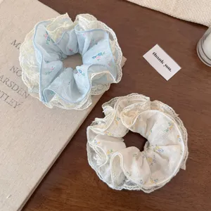 Suaves coleteros de encaje floral, soporte voluminoso para coleta de caballo para mujer.