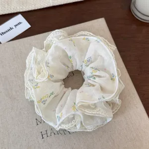 Coletero para el pelo con estampado floral y encaje dulce, diseño de cuatro capas para mujeres.