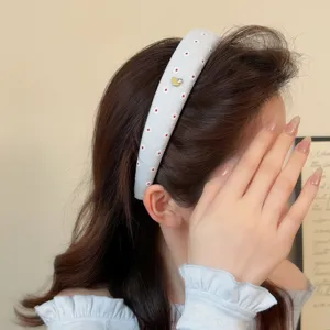 Light blue fabric daisy headband with rhinestone heart charm, cute sweet Korean hair hoop.