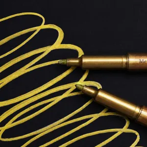 Metallic marker pen for smooth and quick-drying writing, waterproof fiber nib craft pen.