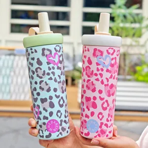 Botella de agua aislada de acero inoxidable con pajita y asa, lindo diseño de leopardo.