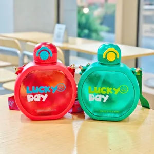 Schattige ronde kinderdrinkflask met rietje en riem, draagbare platte veldfles voor school en dagelijks.