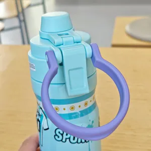 Bottiglia d'acqua sportiva portatile con manico, grande capacità tazza isolata per studenti.
