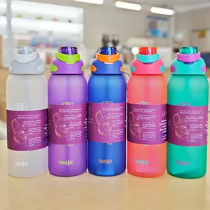 Grande capacita bottiglia d'acqua sportiva con paglia, tazza fitness portatile, dettaglio.