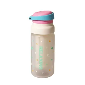 Jolie bouteille d'eau en verre dépoli avec couvercle coloré, tasse portable résistante à la chaleur.