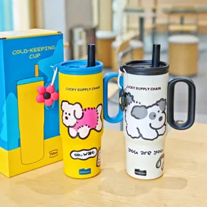 Edelstahl 750ml Isolierbecher mit Strohhalm, süßem Hundemotiv und praktischem Tragegriff.
