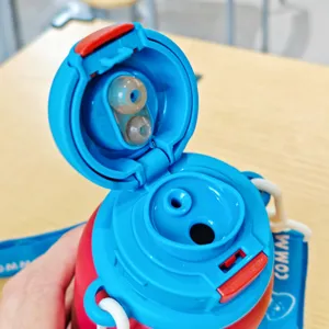 Kinder Vakuum Wasserflasche mit Strohhalm, niedlicher tragbarer Edelstahl Becher für den Alltag.