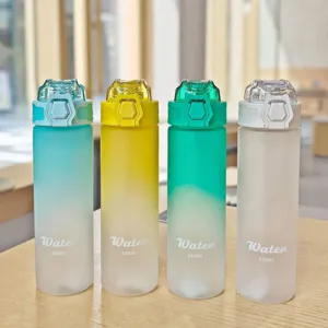 Frosted plastic water bottle 650ml gradient color portable sports cup outdoor drinking bottle