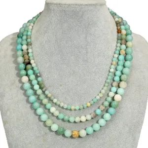 Collana di perle in pietra naturale multistrato boho per donne, girocollo alla moda.
