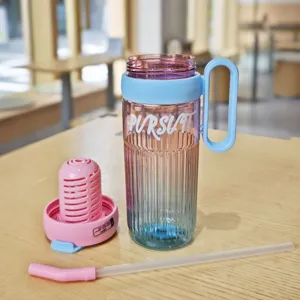 Farbverlauf Trinkflasche mit Strohhalm und Henkel, grosse Plastik Tasse fuer den Alltag.
