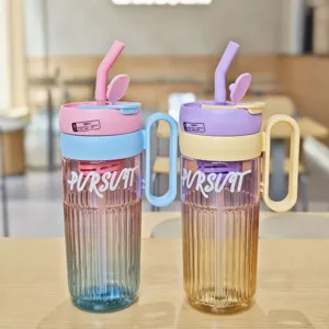 Farbverlauf Kunststoff Wasserflasche mit Strohhalm und Griff, große Kapazität Becher.