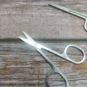 Ciseaux de beauté en acier inoxydable, pointe courbée pour sourcils et poils de nez.