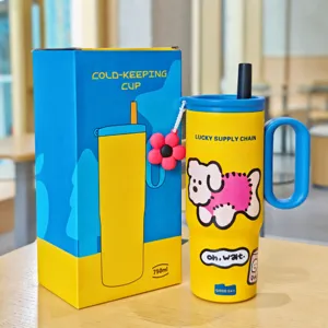 Große 750ml Edelstahl Thermobecher mit Strohhalm und Henkel süßes Design für unterwegs.