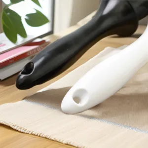 Marteau à viande en acier inoxydable pour attendrir les steaks et poulets de cuisine.
