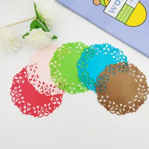 Set di sottobicchieri in silicone cavo colorato, tappetini per tazza floreali resistenti al calore.