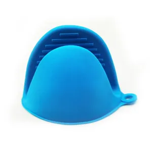 Blue silicone heat-resistant pinch mitt, non-slip pot holder for kitchen baking and cooking.