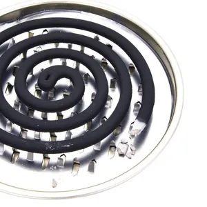 Support de spirale anti-moustiques en métal avec cendrier et pointes pour usage domestique.
