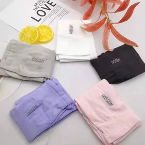 Ice silk sun protection arm sleeves for women, anti-UV cooling sleeves for summer outdoor use.