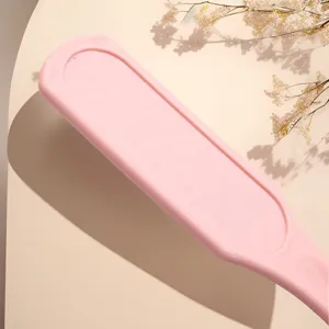 Roze kunststof schoenenreiniger borstel huishoudelijke wasborstel met ophanghandvat hoofd