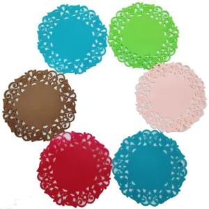 Tappetini per tazze in silicone cavi creativi, sottobicchieri da tè isolanti colorati per casa.
