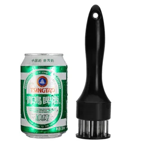 Batti carne in acciaio inossidabile con manico nero ergonomico per bistecche e braciole.
