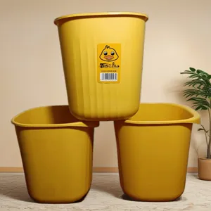 Simpatico cestino quadrato giallo con papera a cartoni animati per casa e cucina