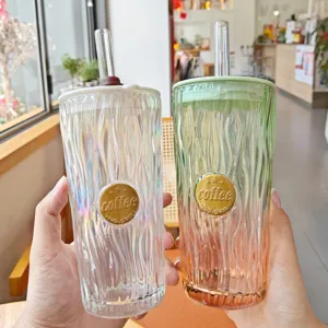 Farbverlauf Glas Kaffeetasse mit Strohhalm, aesthetischer Trinkbecher fuer Home Office.