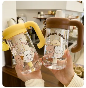 Süße Cartoon Plastik Trinkflasche mit Strohhalm und Griff, tolle große Kapazität für Studenten.
