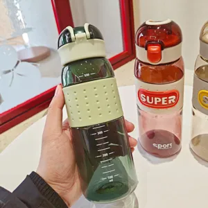 Bottiglia d'acqua in plastica portatile con scala, borraccia sportiva per esterno.