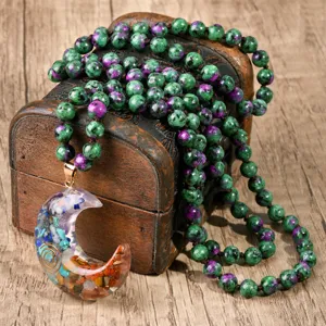 Handgemachte Rubin-Zoisit Kette mit Kristall-Splitter Mond Anhänger Pullover Schmuck.