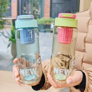 Draagbare Tritan sportwaterfles met thee-infuser, tweekleurig design voor dagelijks gebruik.